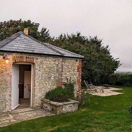 The Lookout: Cosy Compact Cottage Totland Exterior foto