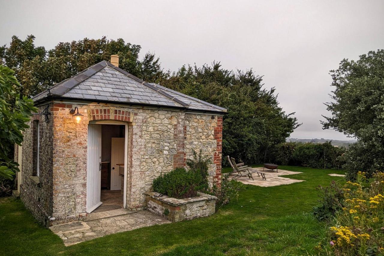The Lookout: Cosy Compact Cottage Totland Exterior foto